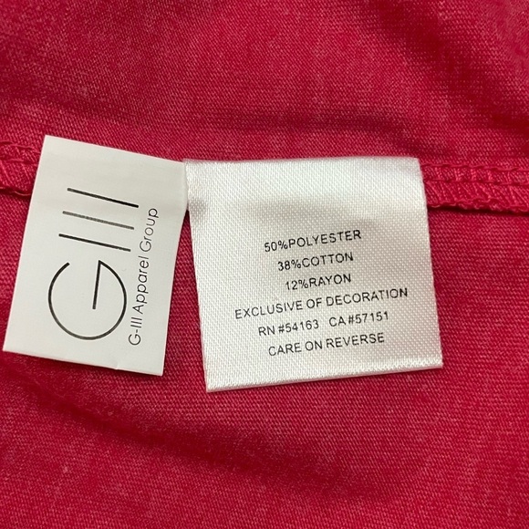 NWT! Hands High NHL Chicago Blackhawks Red Tshirt - Picture 3 of 8